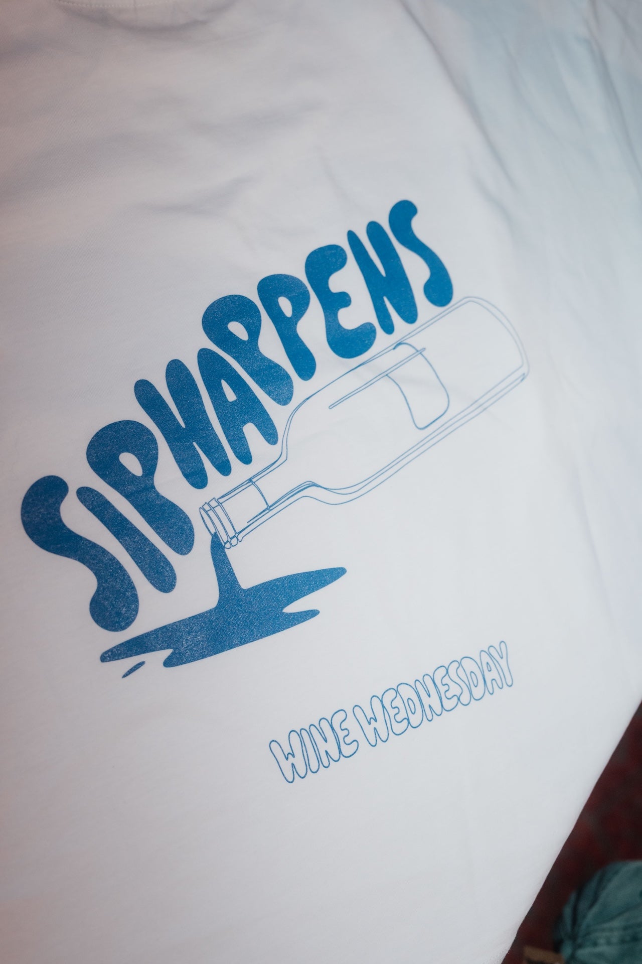 T-Shirt "Sip Happens"