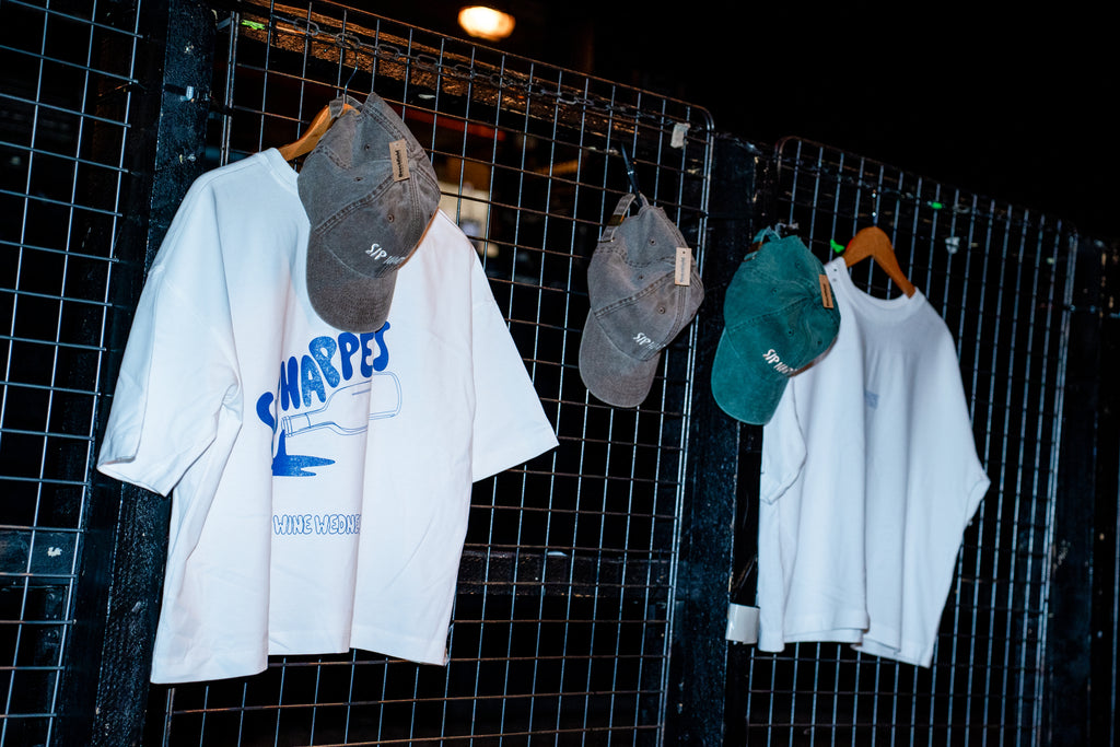 T-Shirt "Sip Happens"