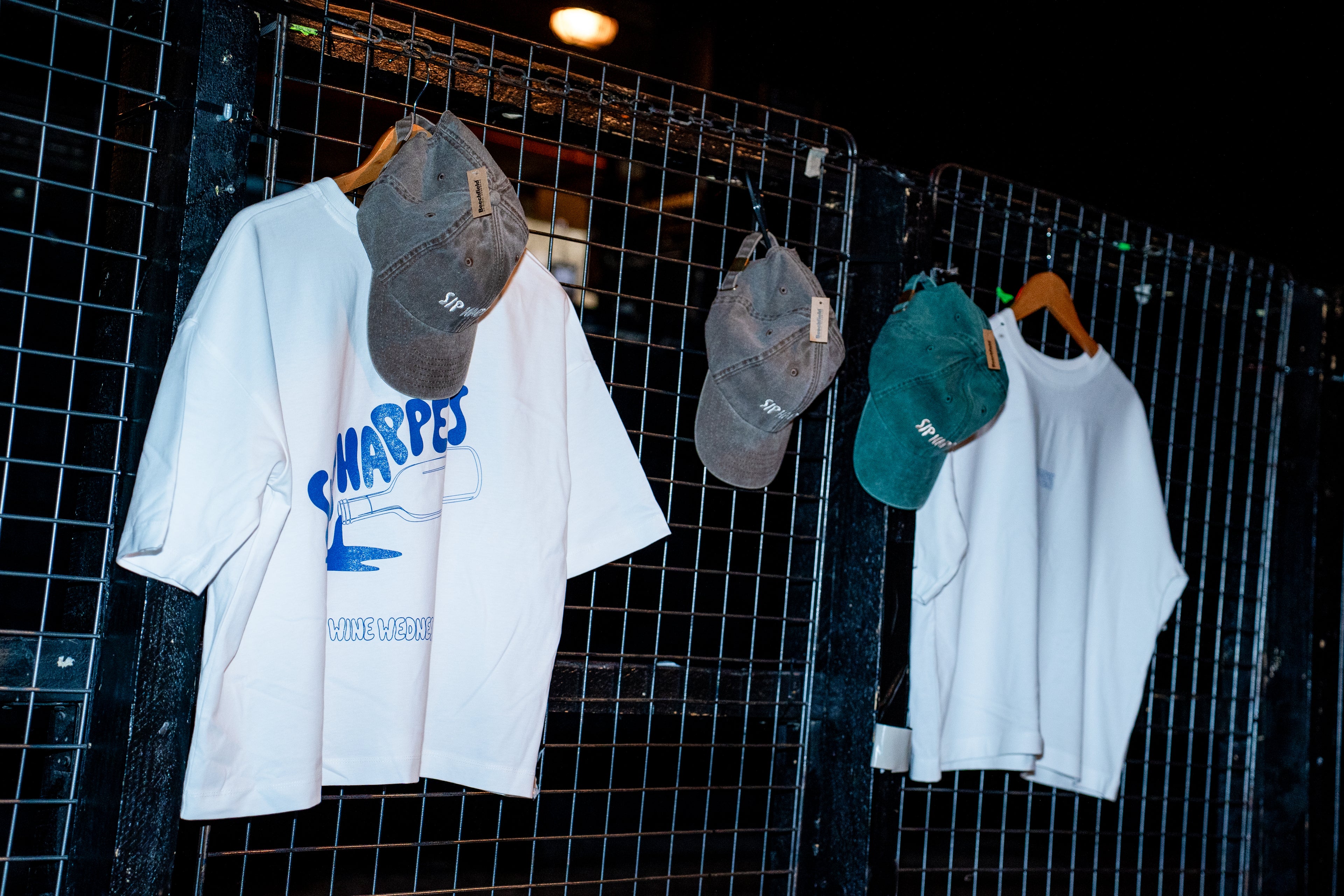 T-Shirt "Sip Happens"
