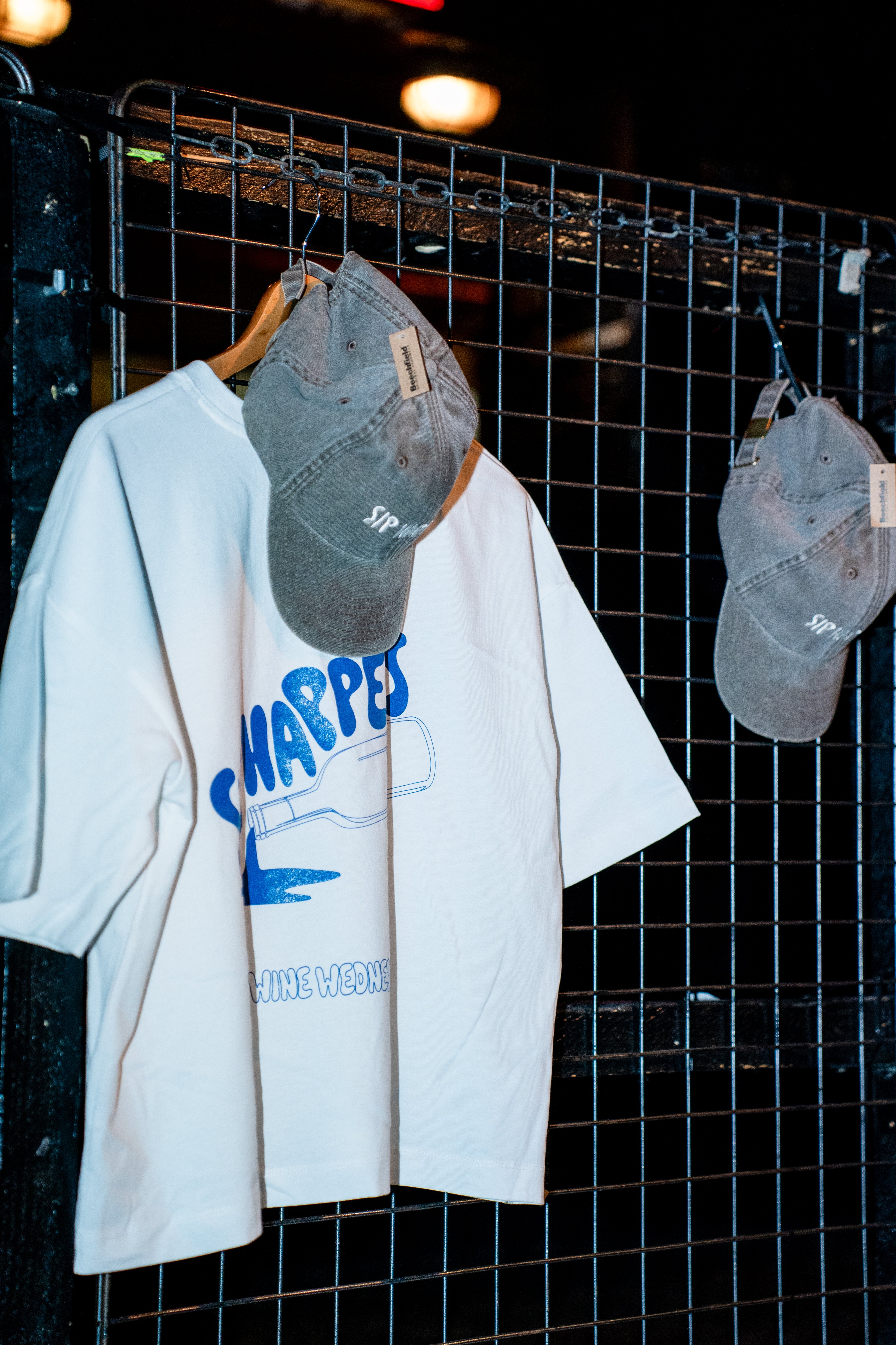 T-Shirt "Sip Happens"