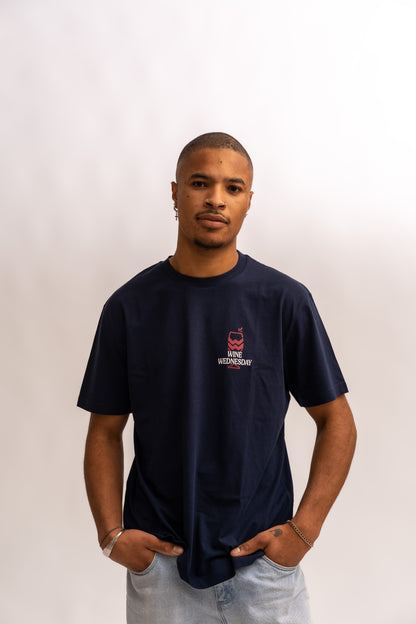 T-Shirt "Serving Wine"